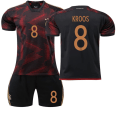 Miniatyrbillede 1 af 10: 22-23 Tyskland udebanetrøje sort og guld nr. 11 Reus 8 Kroos 13 Muller 19 Sane fodbolduniform kort sæt 2223 Germany away number 8 #XL