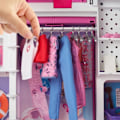 Miniatyrbild 4 av 6: Barbie®-docka och Deluxe dressingbox, över 60 cm, från 3 år HGX57 Flerfärgad