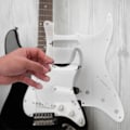 Miniatyrbild 1 av 4: Cent 12 hål transparent akryl pickguard med skruvar för elektrisk gitarr av ST-stil