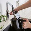 Miniatyrbild 5 av 6: Alexa Smart Elektrisk Vattenkokare WIFI 1,5L, Trådlös, LED-pekskärm SWAN SK14650BLKNEU 1800W Svart 58000 Svart