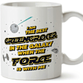 Miniatyrbild 1 av 2: Grönsakshandlare Mugg Bäst i Galaxen Kraften är med Mig Rolig Gåva till Kollegor Keramisk 33 cl Mugg