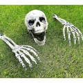 Miniatyrbilde 3 av 4: 3 stk falske skjelett skumle Halloween-dekorasjoner Utendørs skjeletthode og skjelettarmer Halloween hagedekorasjoner - Halloween banebryter for gravey