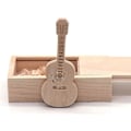 Miniatyrbild 1 av 5: Gitarr USB-minne av lönnträ, trä-tumme, gitarrgåvor, nyhet (32 GB, valnöt)