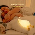 Miniatyrbillede 2 af 4: LED Squishy And Lampe, Sød Lysende And, Dæmpbar Silikone Natlampe til Børneværelset, Genopladelig Sengelampe med Touch
