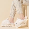 Miniatyrbillede 2 af 5: Soft Plys Whale Shark Fuzzy Hjemmesko 1,6'' Forhøjende såler til kvinder Mænd, vinter imiteret pels Sødt dyrepar Matchende hjemmesko White EUR38-39