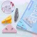 Miniatyrbillede 2 af 4: Sidehjørneclips - Solid trekantet bogsidehjørneclip - Sideclips Dokumentorganisering Opbevaringsbinder Dokumentmappe Forebyg at bøger krøller