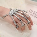 Miniatyrbillede 3 af 5: Hurtig levering Skeleton Håndarmbånd Legering Ghost Claw Bangle Overdrive Gothic Finger Ring Cosplay Kostume Til Mænd Kvinder Silver