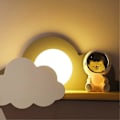 Miniatyrbilde 3 av 4: Astronaut LED Nattlamper, Stjerneklar Himmelen Astronaut Jord Nattlys, LED Dekorativ Soveromslampe T