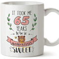 Miniatyrbillede 1 af 2: 65 års fødselsdagskrus Søde Person Sjov Gave/Præsent Te/Kaffe Keramisk Kop 330 ml