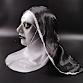 Pikkukuva 3 / 3: Scary Nun Mask Horror Props Halloween-asukoristeet