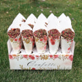 Miniatyrbilde 2 av 3: Bryllups kraftpapirbrett konfettikjeglestativ boksbrett for bryllupsdekorasjon Blomsterkonfettikjegler Rustikk bryllupspapirholder 30pcs paper cone3