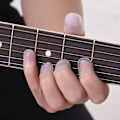 Miniatyrbilde 3 av 5: Gitar Tilbehørssett Inkluderer 15 stk Silikon Gitarfingerbeskyttere + 10 stk Gitarplektre for Aco