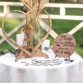 Miniatyrbillede 2 af 5: Sød hjerteformet træ-bryllupsgæstebog 3d-graveret gennemsigtig gæstebog Gæstedropboks velkomstkort bryllupsdekorationer 80pcs hearts