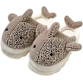 Miniatyrbillede 1 af 5: Soft Plys Whale Shark Fuzzy Hjemmesko 1,6'' Forhøjende såler til kvinder Mænd, vinter imiteret pels Sødt dyrepar Matchende hjemmesko Brown EUR38-39