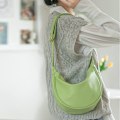 Miniatyrbilde 8 av 10: Dumpling Bag Axel Messenger Bag VIT white