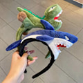 Pikkukuva 3 / 5: 2 kpl Dinosaurus- ja Hai-hiusnauhaa naisten kasvojen puhdistukseen