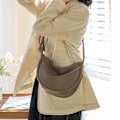 Miniatyrbilde 9 av 10: Dumpling Bag Axel Messenger Bag VIT white
