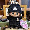 Miniatyrbillede 1 af 5: Sommerudsalg Labubu dukkertøj første generation anden generation blind box Labubu dukkertøj (hat + T-shirt + jeans) C Svart kostym