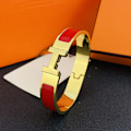 Miniatyrbilde 1 av 4: H armbånd, 18K gullbelagte monogramarmbånd i rustfritt stål for menn og kvinner, pararmbånd, gull og rød gold and red