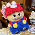 Miniatyrbillede 1 af 5: Sommerudsalg Labubu dukkeklæder første generation anden generation blind box Labubu dukkeklæder (hat + trøje + overalls) Mario
