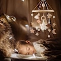 Miniatyrbillede 3 af 5: Mobil babyuro i træ med filtbolde og sky pynt børneværelse hængende (grå) Grey