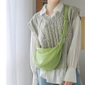 Miniatyrbilde 5 av 10: Dumpling Bag Axel Messenger Bag VIT white