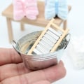 Miniatyrbild 2 av 8: Dockhus Tvättstuga Tillbehör Miniatyr Tvättbräda Dockhus Tvättställ Tvättbalja Fe Trädgårdsinredning Dockhus Möbler Tillbehör