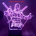 Miniatyrbild 4 av 5: Wekity 3D-lampa Deadpool med fjärrkontroll - Den perfekta presenten till pojkar - Akryl bordslampa nattlampa möbel dekorativ färgglad 7 färger som byter hushåll hemtillbehör