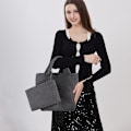 Miniatyrbilde 6 av 6: Stor Neopren Tote Bag for Kvinner, Mote Vevd Håndveske, Romslig Neopren Strand Gym Tote Bag D-gris