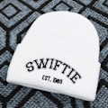 Miniatyrbild 1 av 2: Taylor Swift 1989 Stickad Beaniehatt Herr & Dam Stretchy Mjuk Varm Vintermössa White