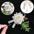 Miniatyrbillede 3 af 5: 4 stk. Bryllups-Boutonnieres, Hvide Rose Corsage Knaphulsblomster med Nålspænde