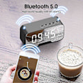 Pikkukuva 4 / 4: Langaton Bluetooth-kaiutin FM-radio Ääniboksi Työpöydän herätyskello Subwoofer Musiikkisoitin TF-kortti Bassokaiutin (Valkoinen)