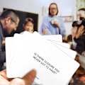 Miniatyrbilde 3 av 5: Hvor dypt vil du gå? Kortspill, Spørsmålsspill for å utdype forbindelsen, 99 samtalekort, Det perfekte valget for familiesammenkomster