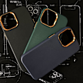 Miniatyrbild 1 av 5: iPhone 13 klassiskt skal i veganskt läder med guldram & guldknappar Gr Green one size