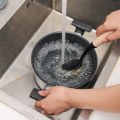Miniatyrbilde 3 av 5: En 28 cm lang trepanne for hjemmebruk, en trehåndtaksbørste for å vaske oppvask og gryter, en multifunksjonell kjøkkenrengjøringsbørste