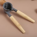 Pikkukuva 1 / 3: Pähkinänsärkijä ja pullonavaaja - Hazelnut Bottle Opener - Pihdit Harmaa Puukahva 17*7*5.8cm