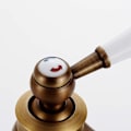 Miniatyrbillede 2 af 5: Retro badeværelsesarmatur Enkeltgrebsbassin Armatur Messing Keramisk Vaskblander