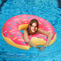 Miniatyrbild 3 av 4: Donut boj, simring, sommarboj, vattenleksaksboj, simbassäng, uppblåsbar boj