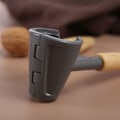 Pikkukuva 2 / 3: Pähkinänsärkijä ja pullonavaaja - Hazelnut Bottle Opener - Pihdit Harmaa Puukahva 17*7*5.8cm