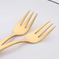 Miniatyrbillede 7 af 7: Rustfrit stålkagegaffel 3-tandet frugtgaffel 8 stykker guld