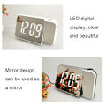 Miniatyrbilde 4 av 7: Automatisk semi-lys elektronisk klokke med LED-speilprojeksjon (svart skall +