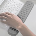 Miniatyrbild 3 av 8: Set med handledsstöd i minnesskum för datormus och tangentbord, grå