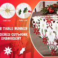 Miniatyrbilde 8 av 8: Julebrodert bordløper, julestjerne, kristtornblader, duklær