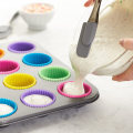 Miniatyrbilde 3 av 5: Gjenbrukbare silikonformer for baking, muffinsformer - sett med 24, flerfarget