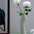 Miniatyrbild 5 av 8: Vit keramisk handknopp blomvas för hydrofoniska blommor