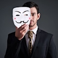Pikkukuva 5 / 5: 4 kappaletta V for Vendetta Guy Mask, Halloween-asu Cosplay-juhlamaski, Anonyymi-maski, Karnevaali-maskit Unisex Lapset Aikuiset - 4 väriä