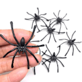 Miniatyrbilde 3 av 6: 100 stk Halloween-edderkoppdekorasjoner Kunstig fargerik skummel edderkopp for innendørs