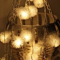 Pikkukuva 1 / 6: Paristokäyttöiset LED-lumipallo-valosarjat, 30 lämpimän valkoista
