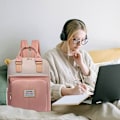 Pikkukuva 5 / 5: Läppärireppu - Business-matkalaukku - USB-portilla, pinkki