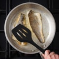 Pikkukuva 5 / 5: Tarttumattomat silikonilastat, elintarvikelaatuiset reiälliset lastaspaatelit, lämmönkestävät jopa 480°F, reiälliset lastaspaatelit kaloille, munille, pannukakuille (L, musta)